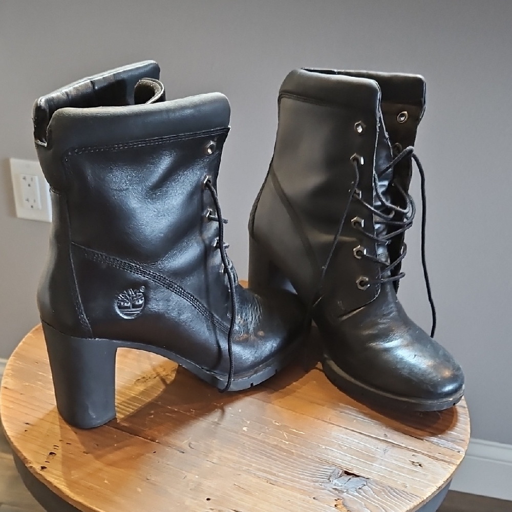 Timberland Women's Black Leather Lace-Up Heel Ankle Boots